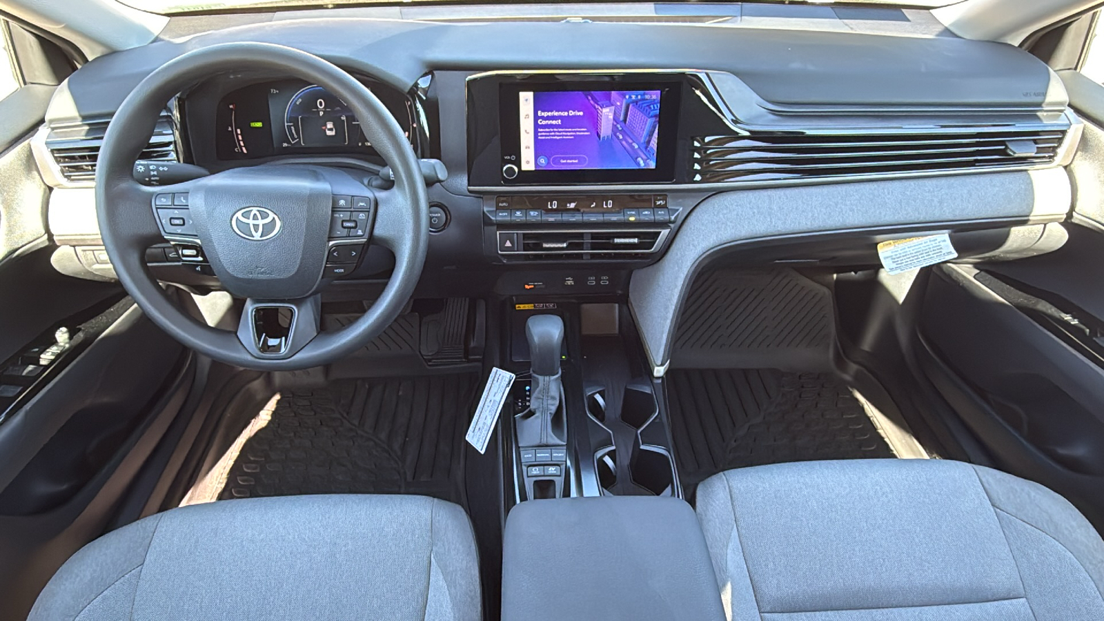 2025 Toyota Camry LE 18