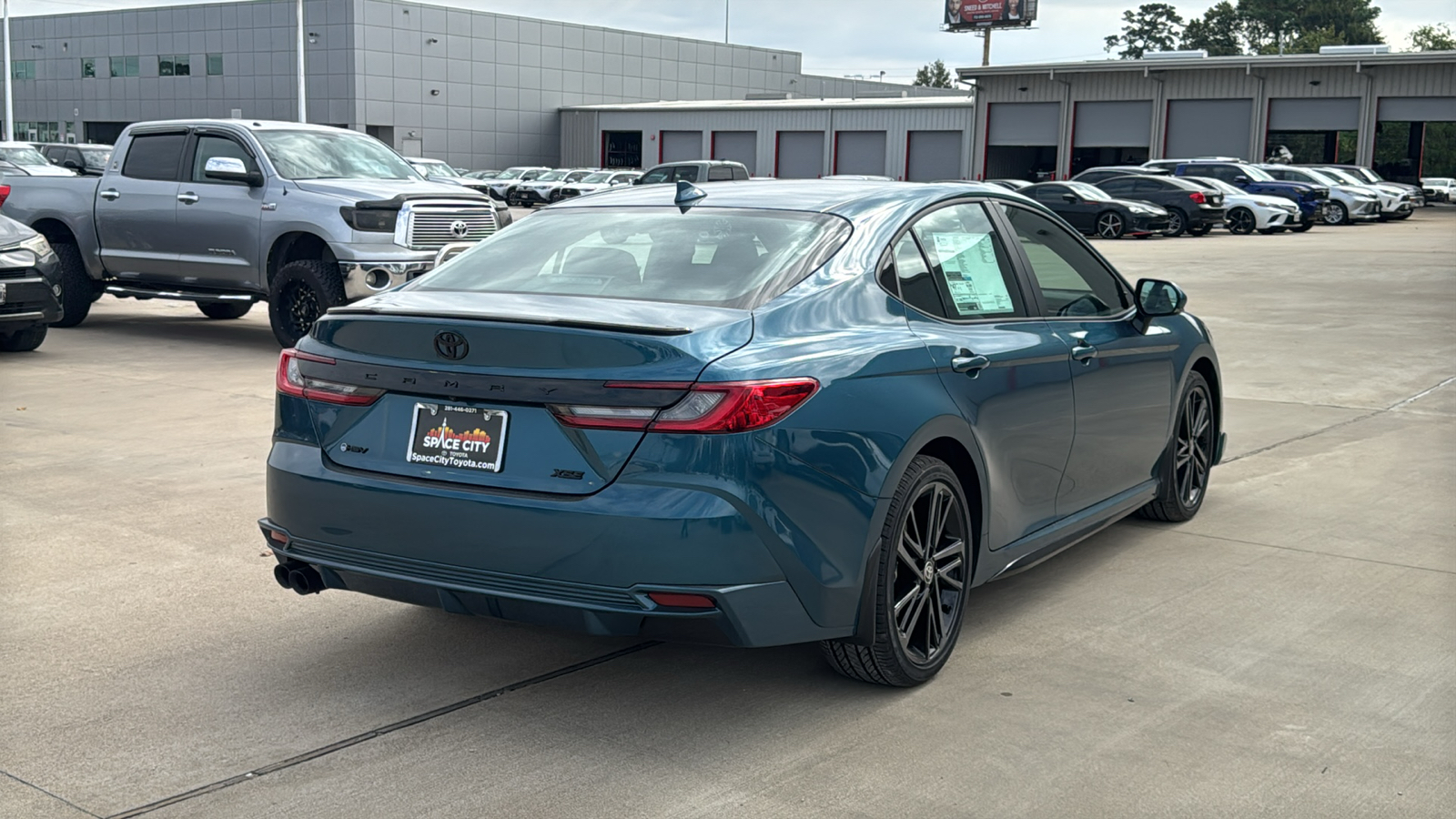 2025 Toyota Camry XSE 8