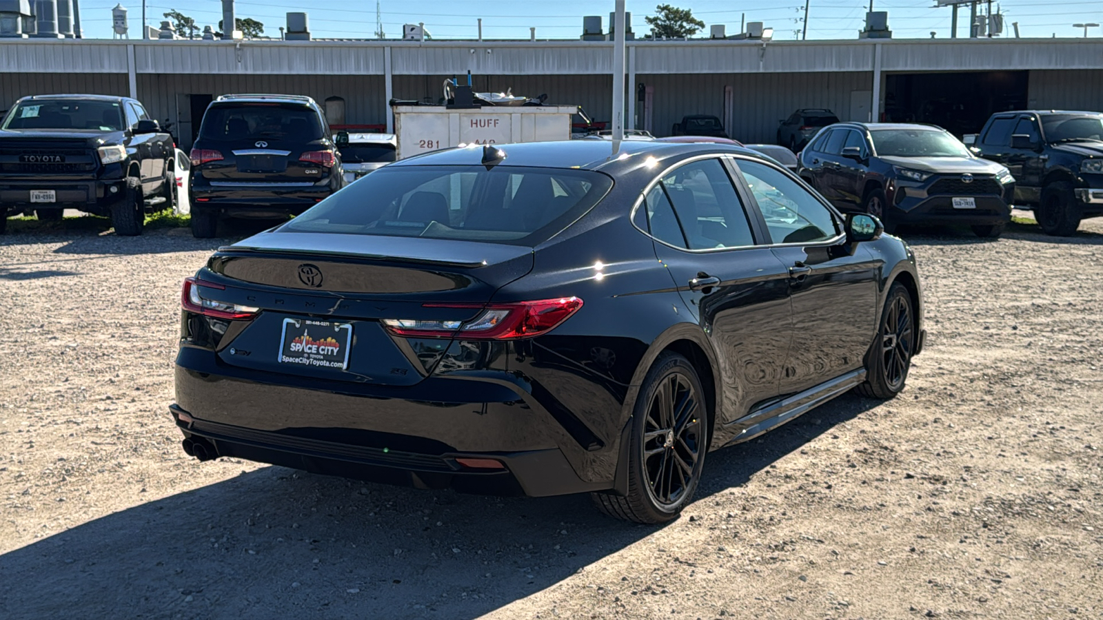 2025 Toyota Camry SE 8