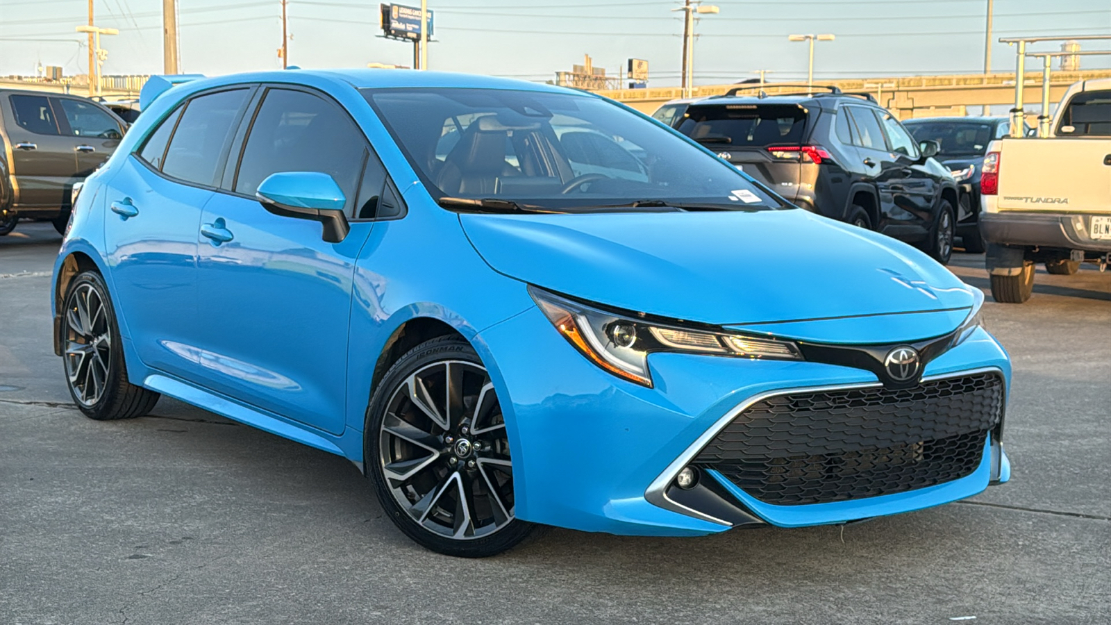 2019 Toyota Corolla Hatchback SE 2