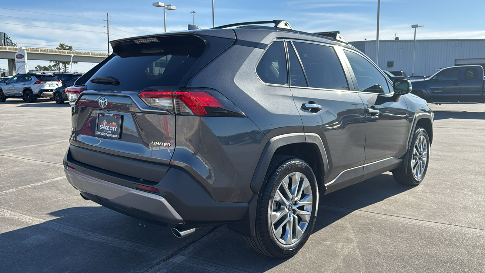 2023 Toyota RAV4 Limited 8