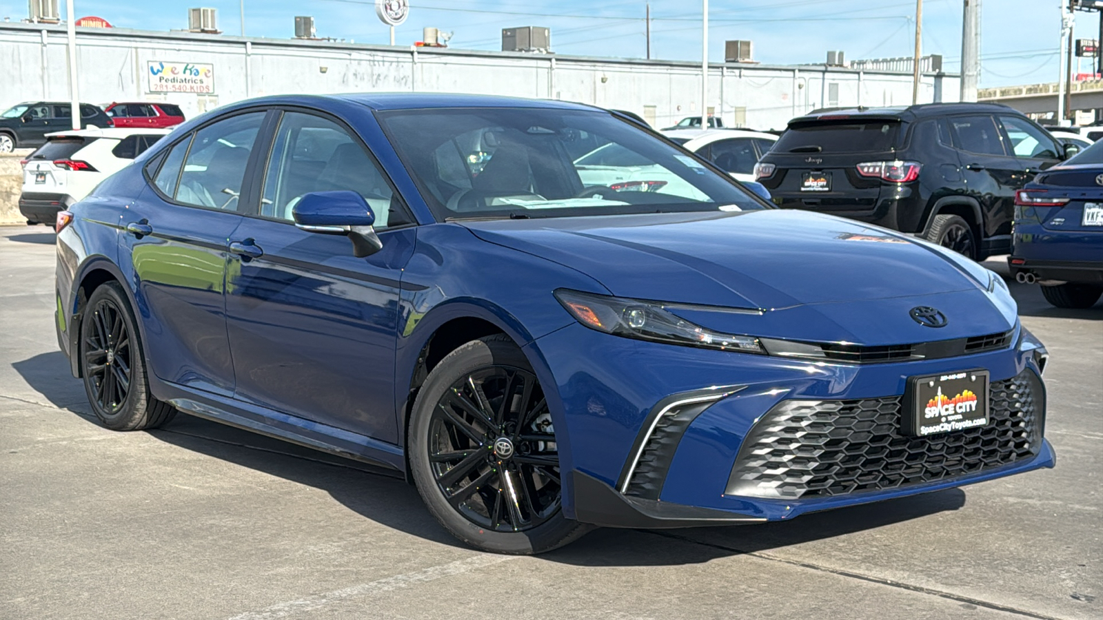 2025 Toyota Camry SE 2