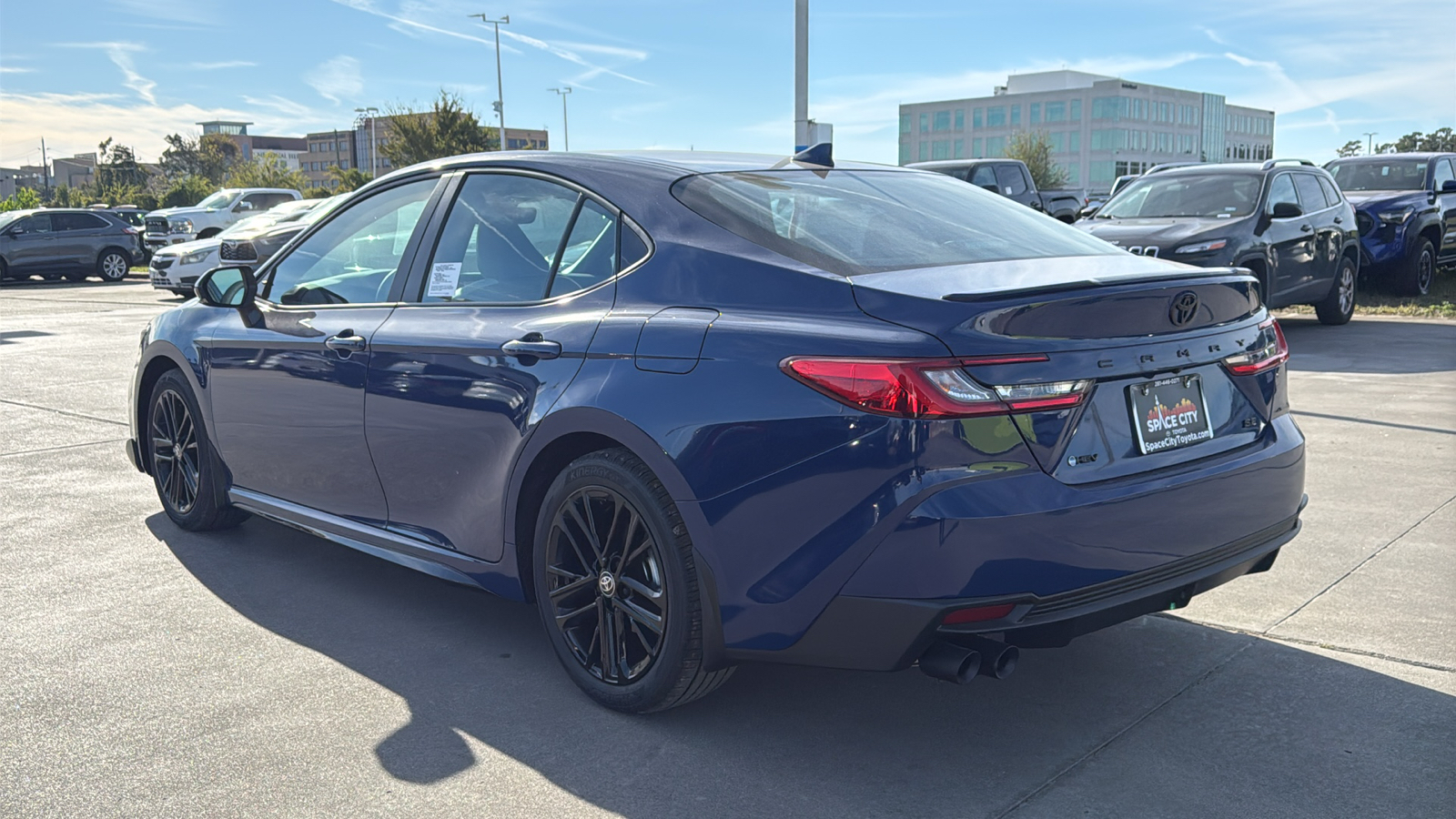 2025 Toyota Camry SE 6