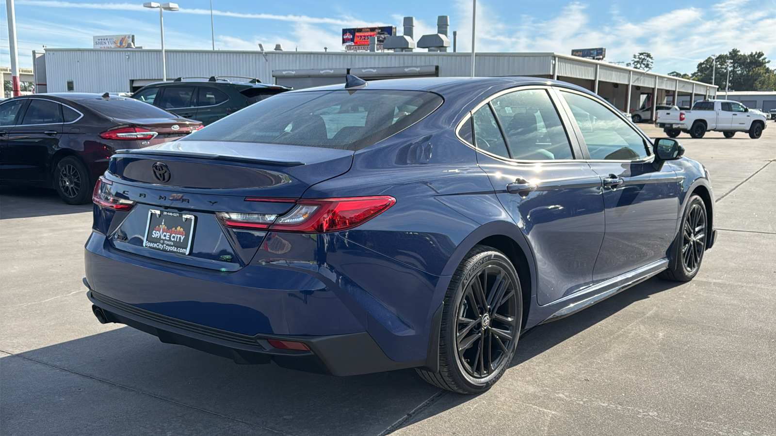 2025 Toyota Camry SE 8