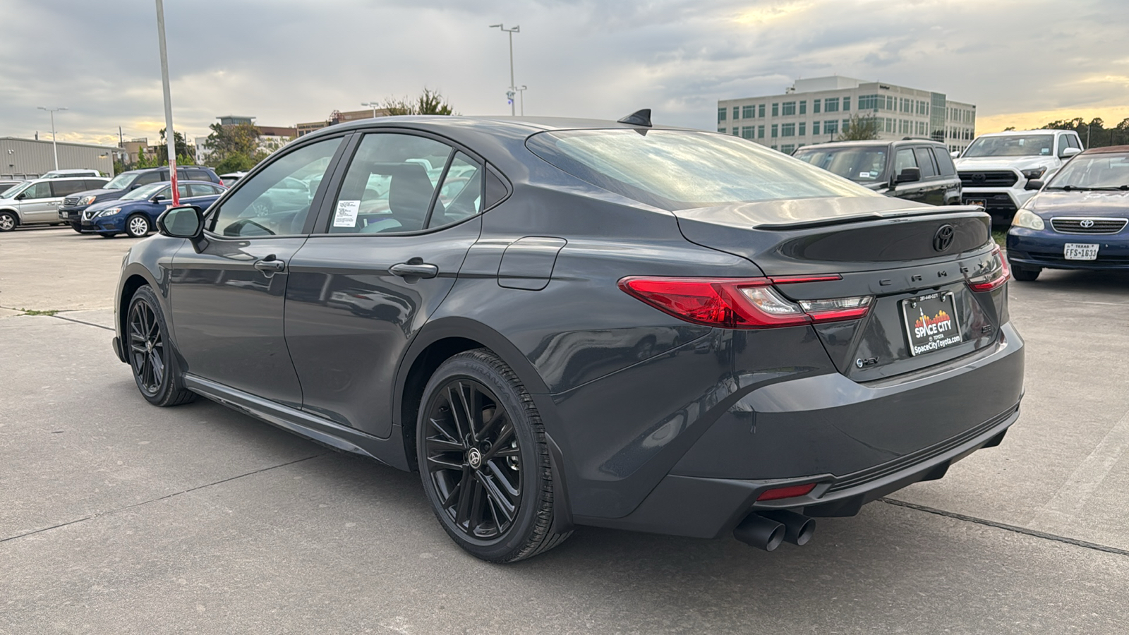 2025 Toyota Camry SE 6