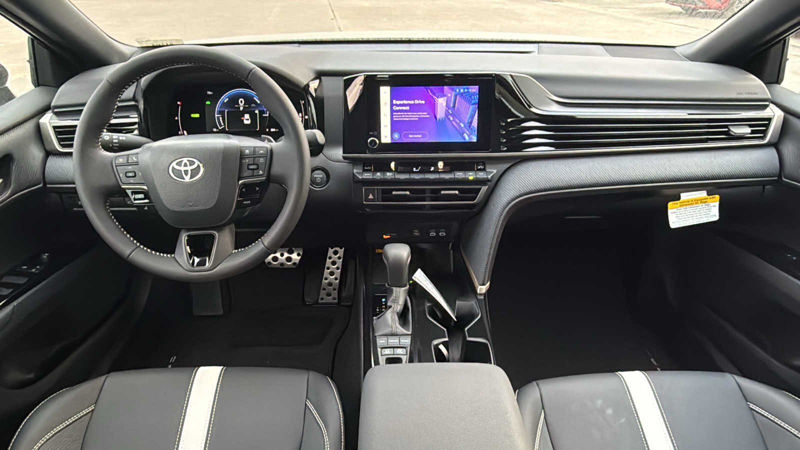 2025 Toyota Camry SE 19