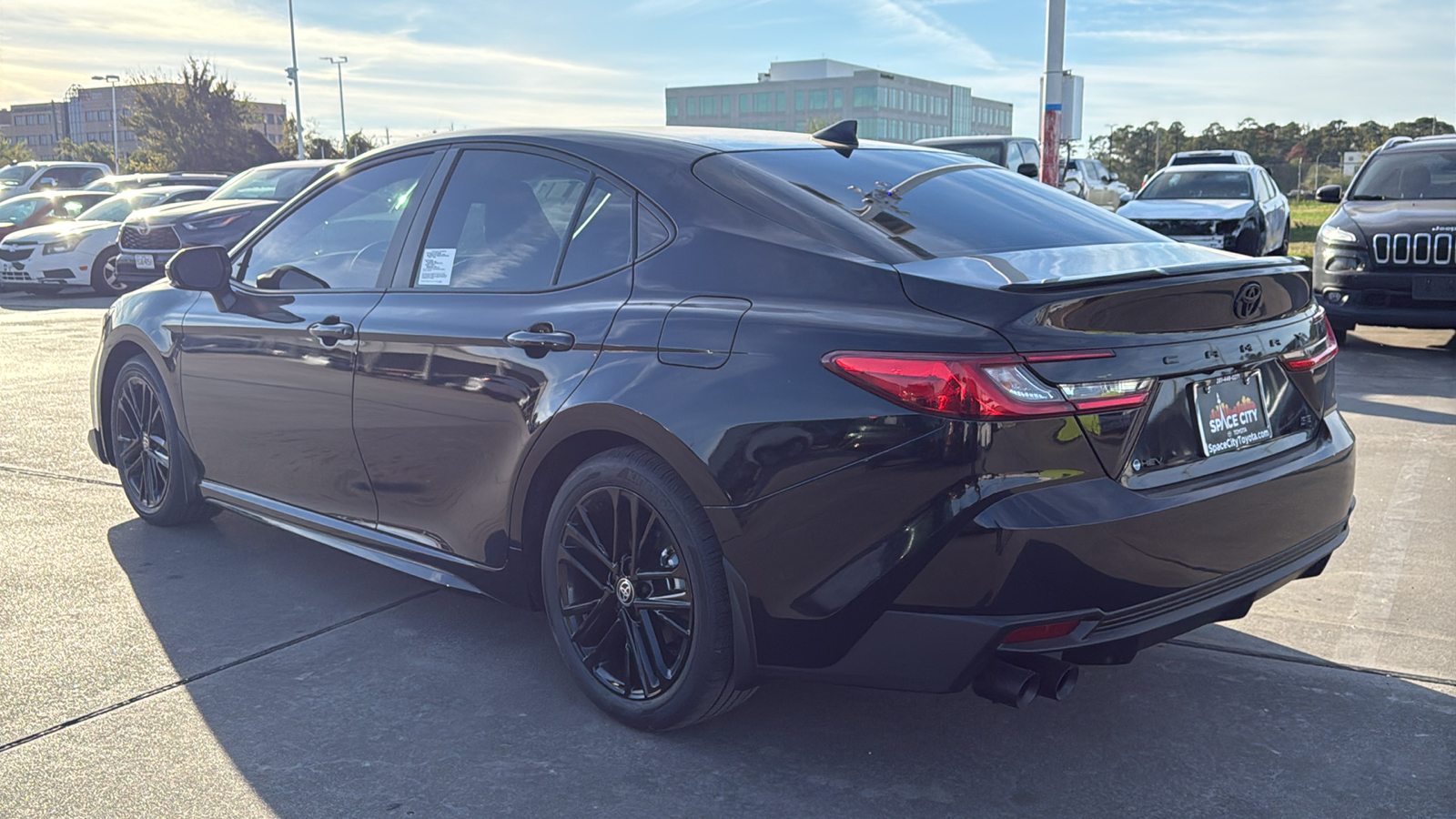 2025 Toyota Camry SE 11