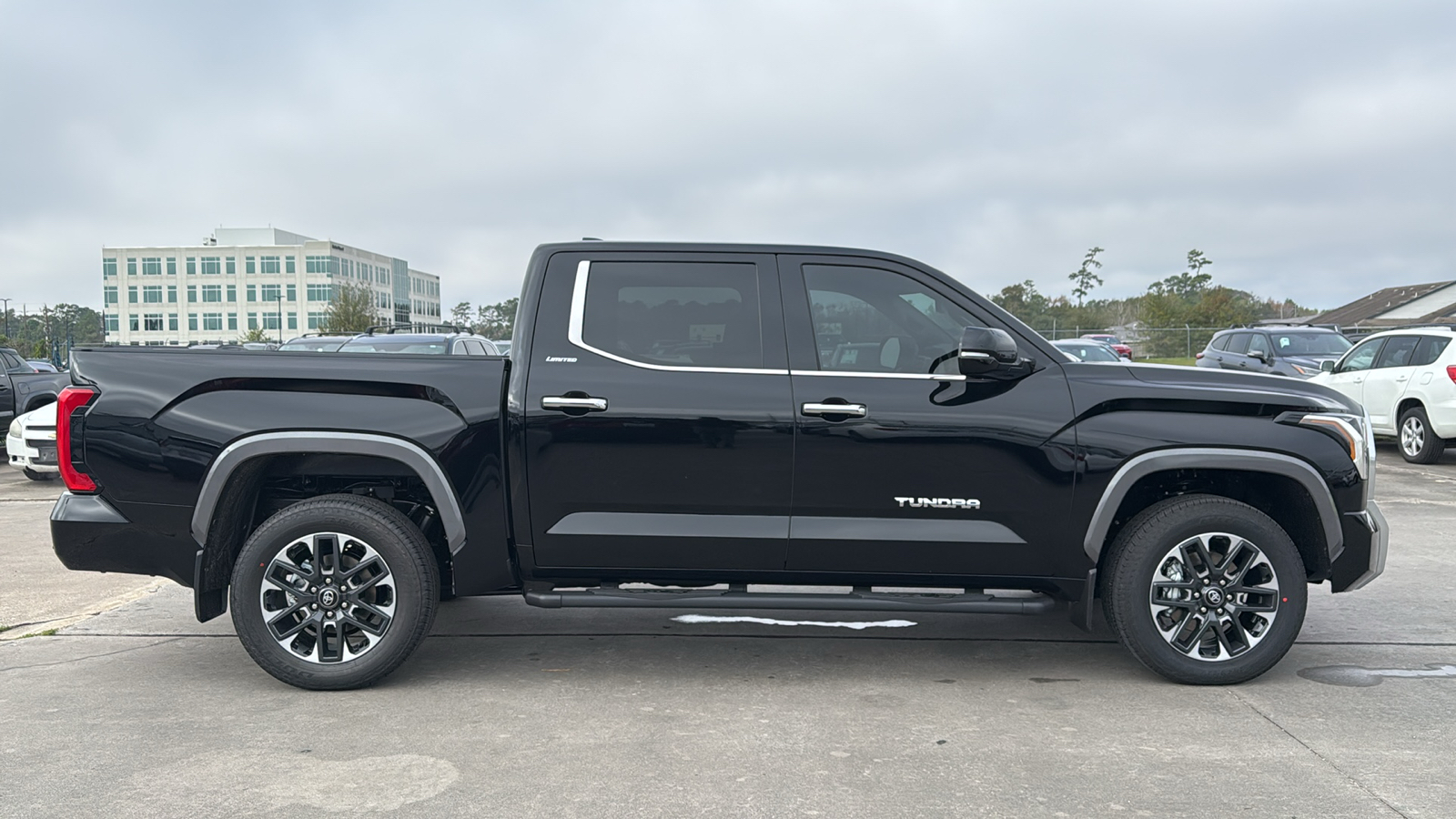 2025 Toyota Tundra Limited 10