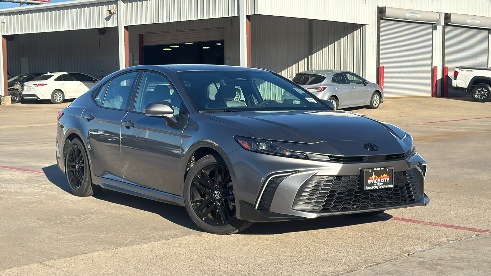 2025 Toyota Camry SE 2