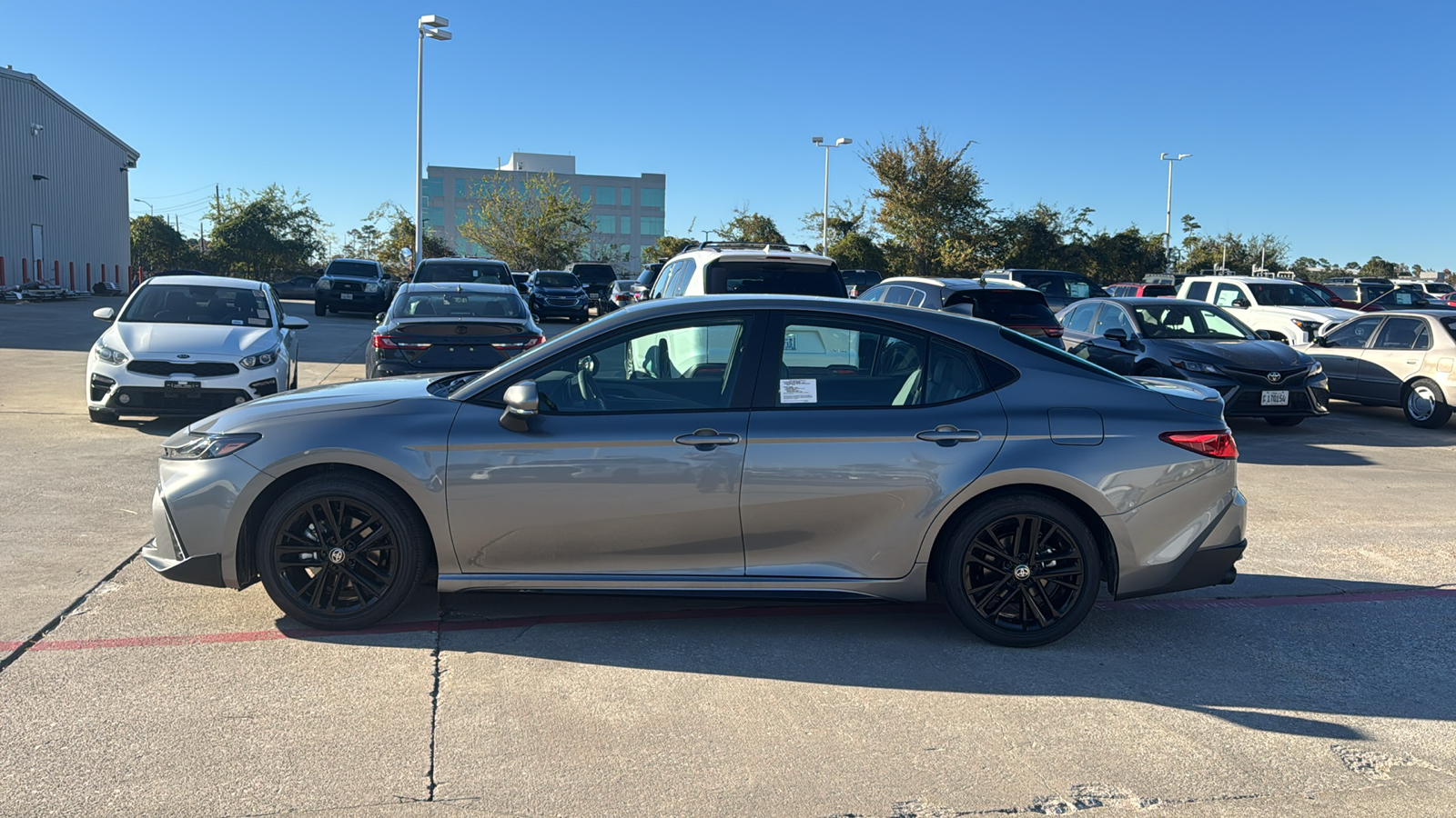 2025 Toyota Camry SE 5