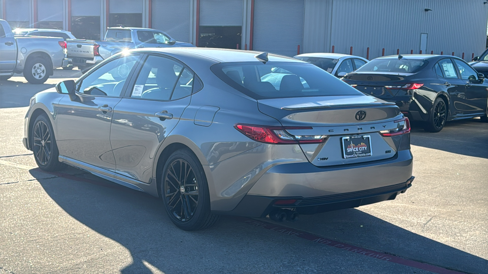 2025 Toyota Camry SE 6