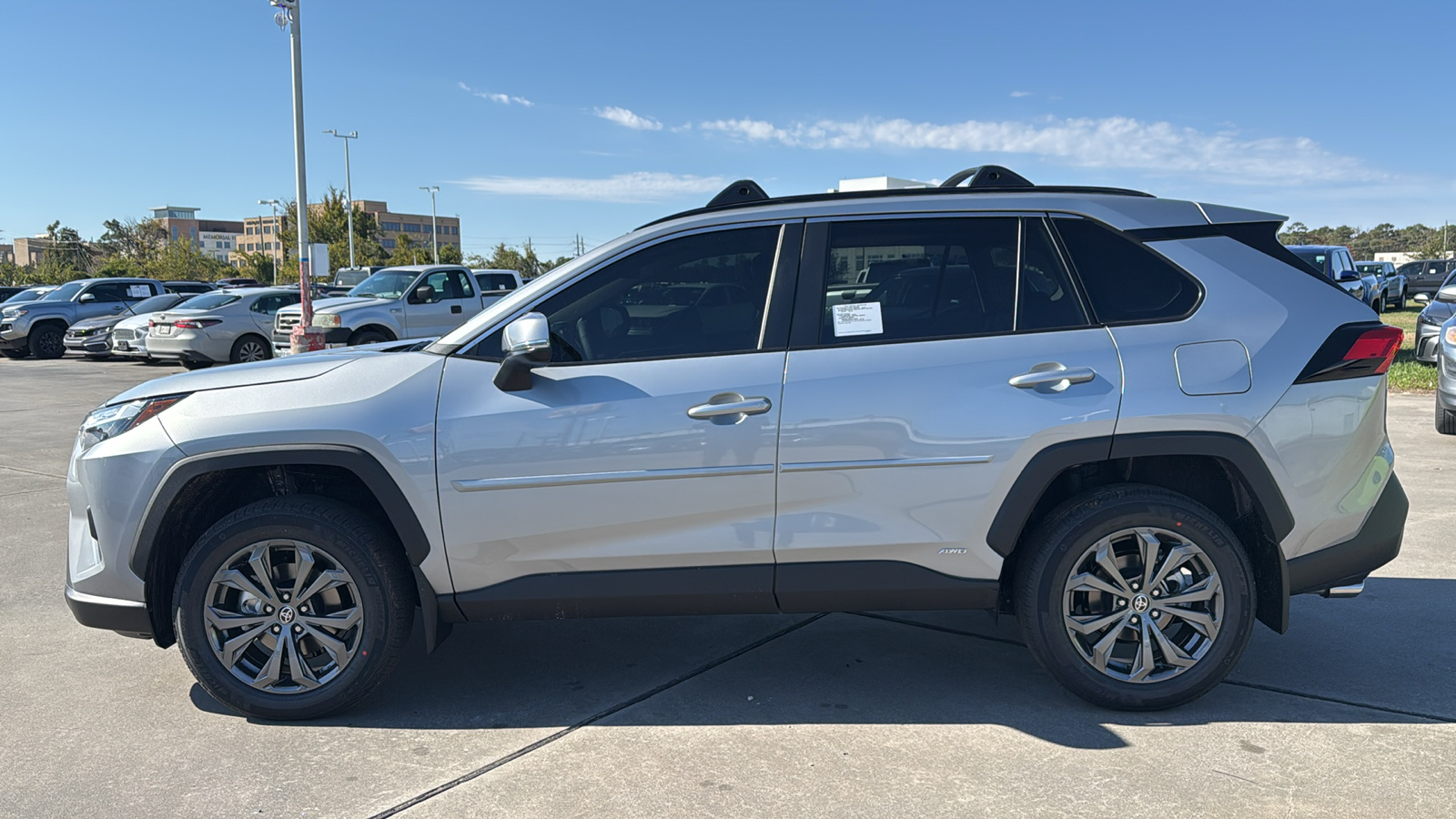 2025 Toyota RAV4 Hybrid XLE Premium 5