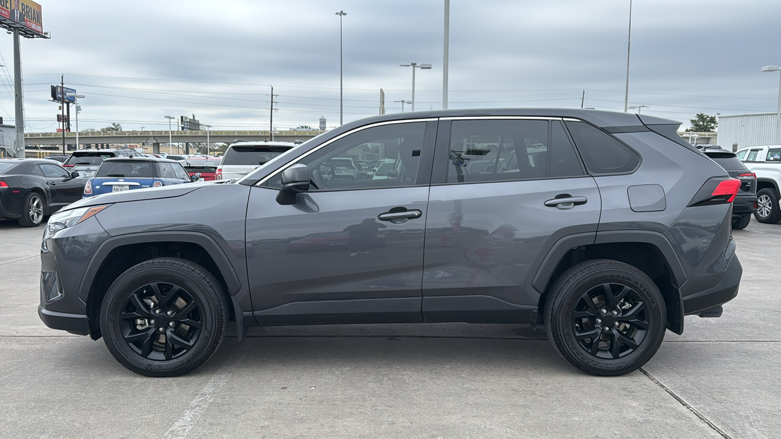 2023 Toyota RAV4 LE 5