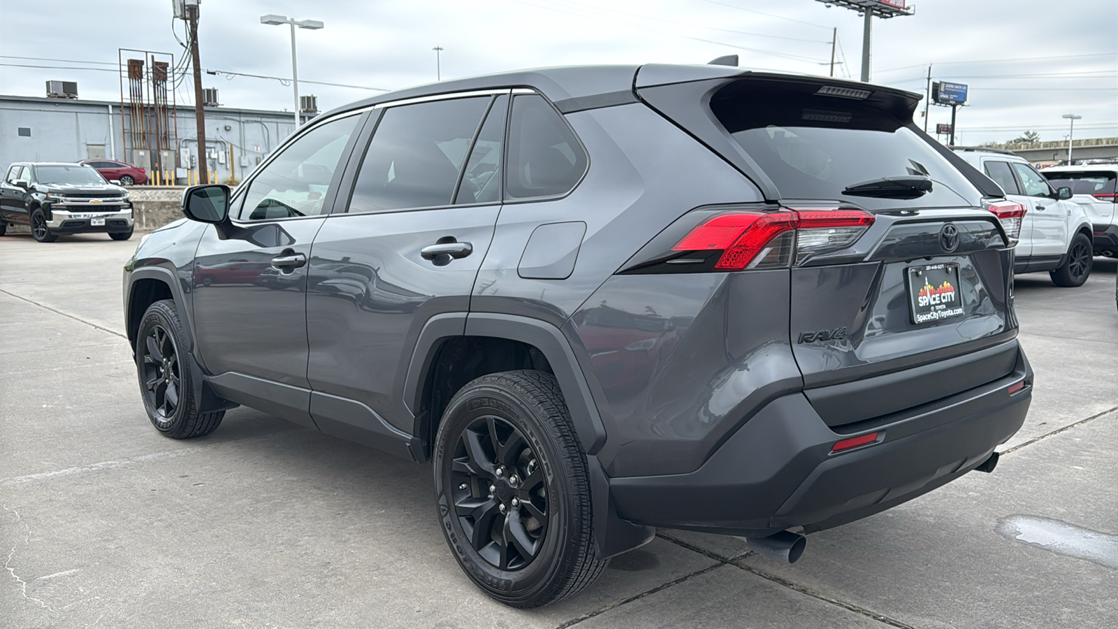 2023 Toyota RAV4 LE 6