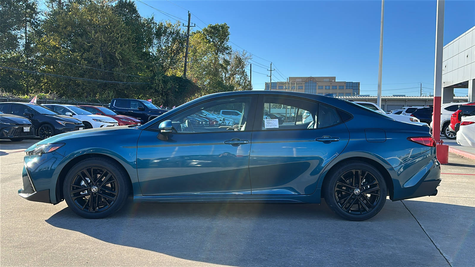 2025 Toyota Camry SE 5