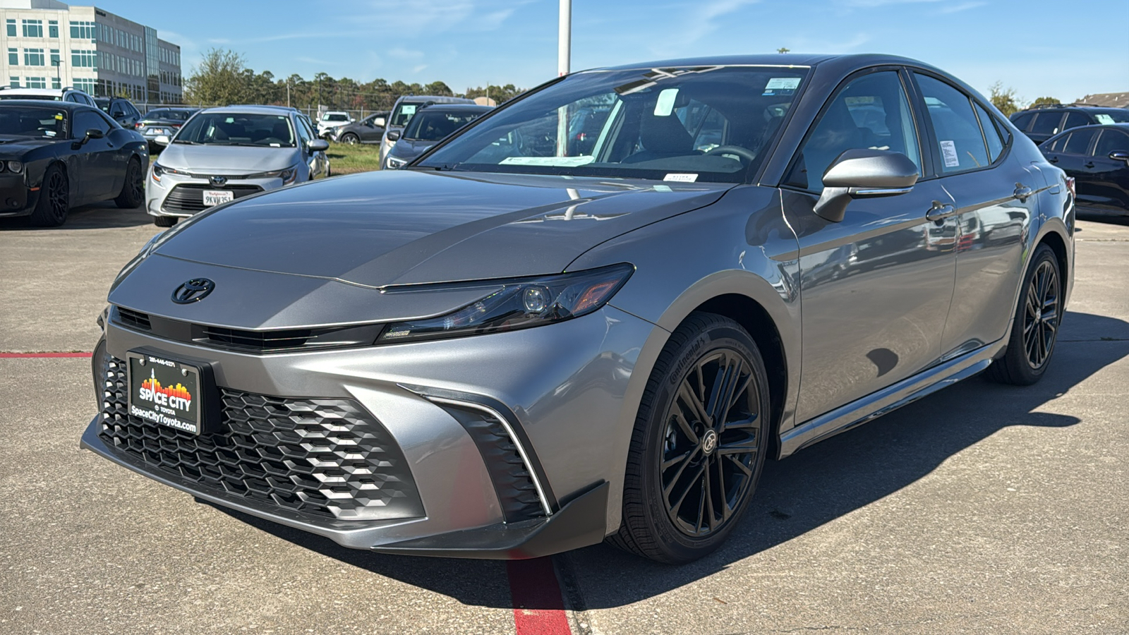 2025 Toyota Camry SE 4