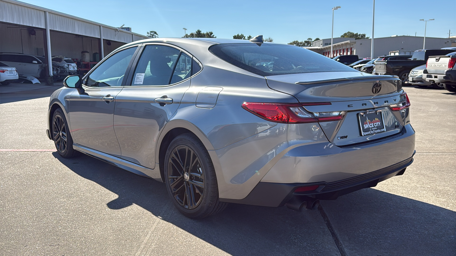 2025 Toyota Camry SE 6