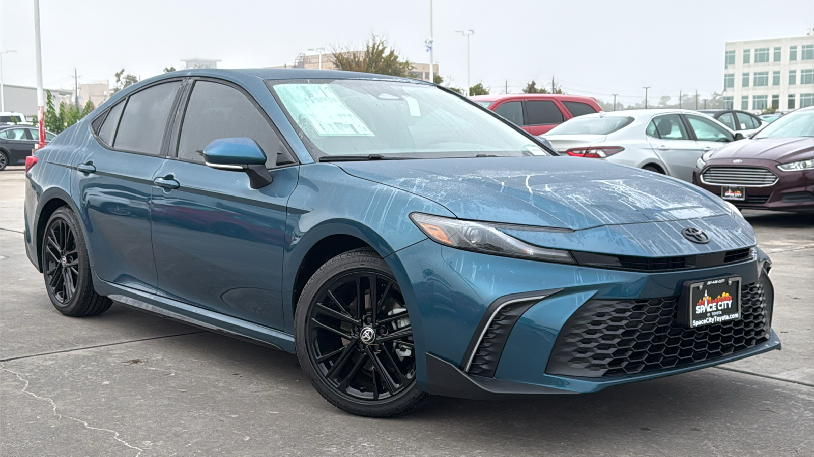 2025 Toyota Camry SE 28