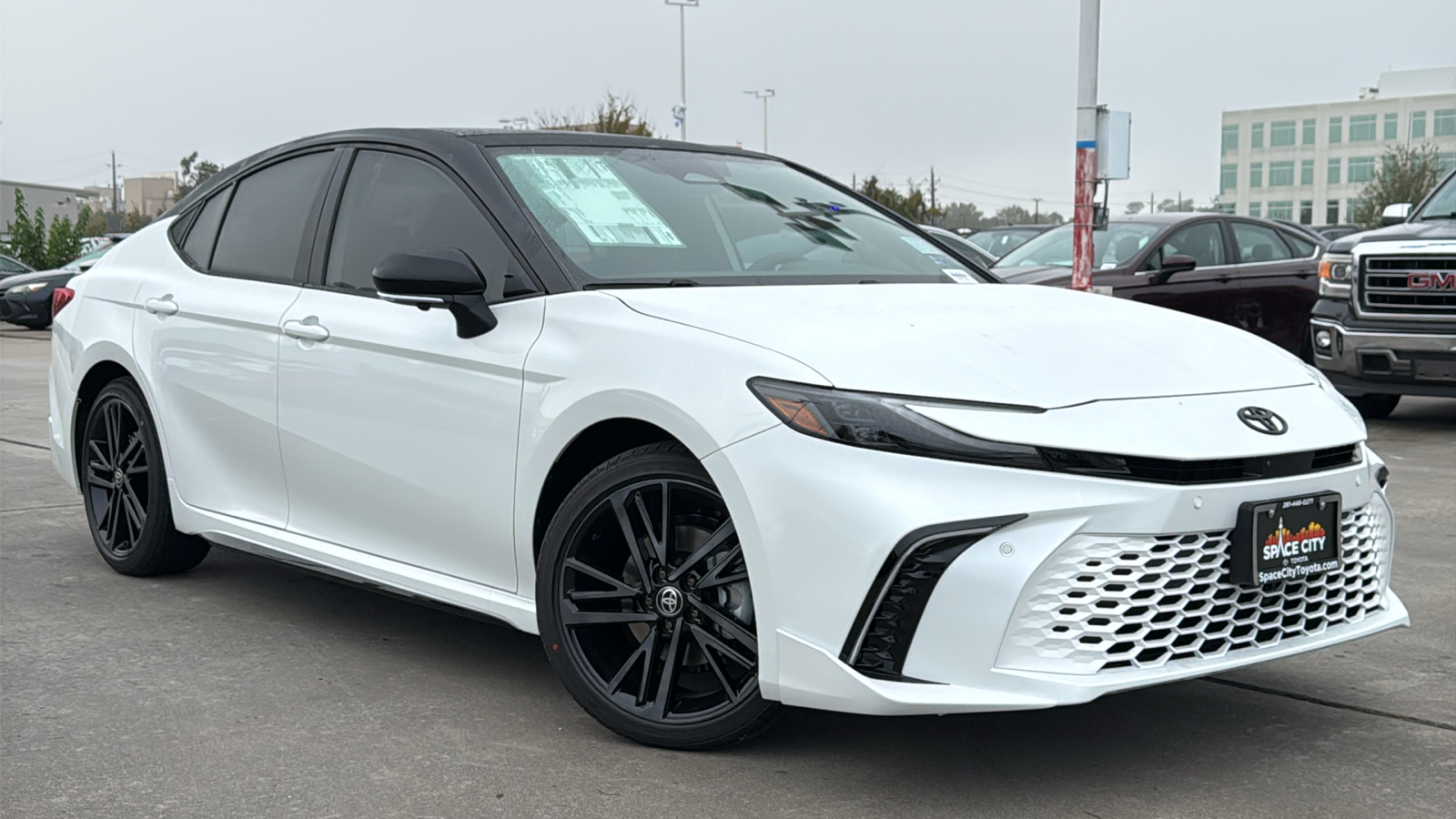 2025 Toyota Camry XSE 28