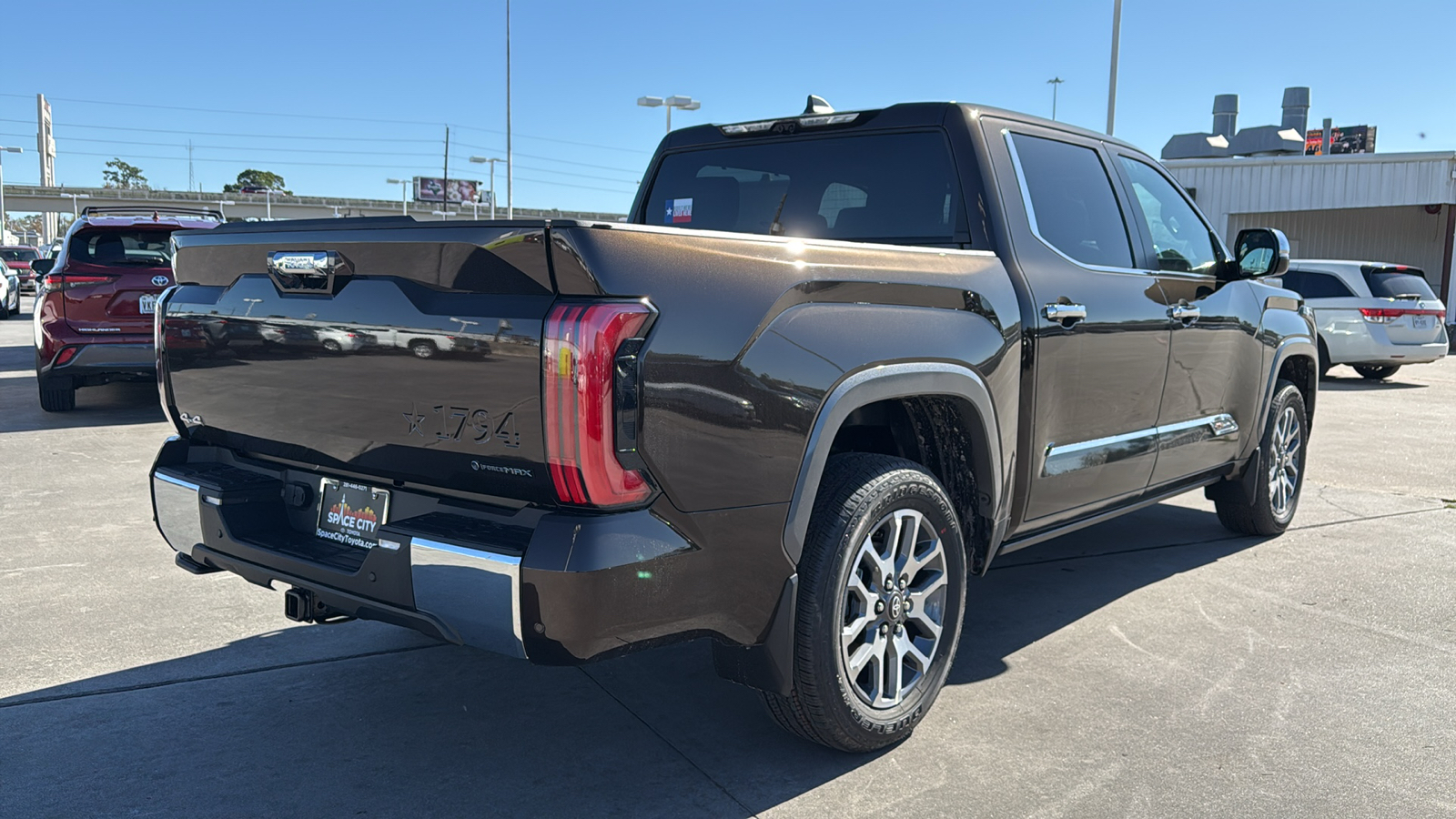 2025 Toyota Tundra Hybrid 1794 Edition 9