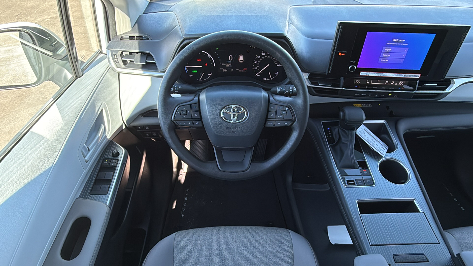 2025 Toyota Sienna LE 20