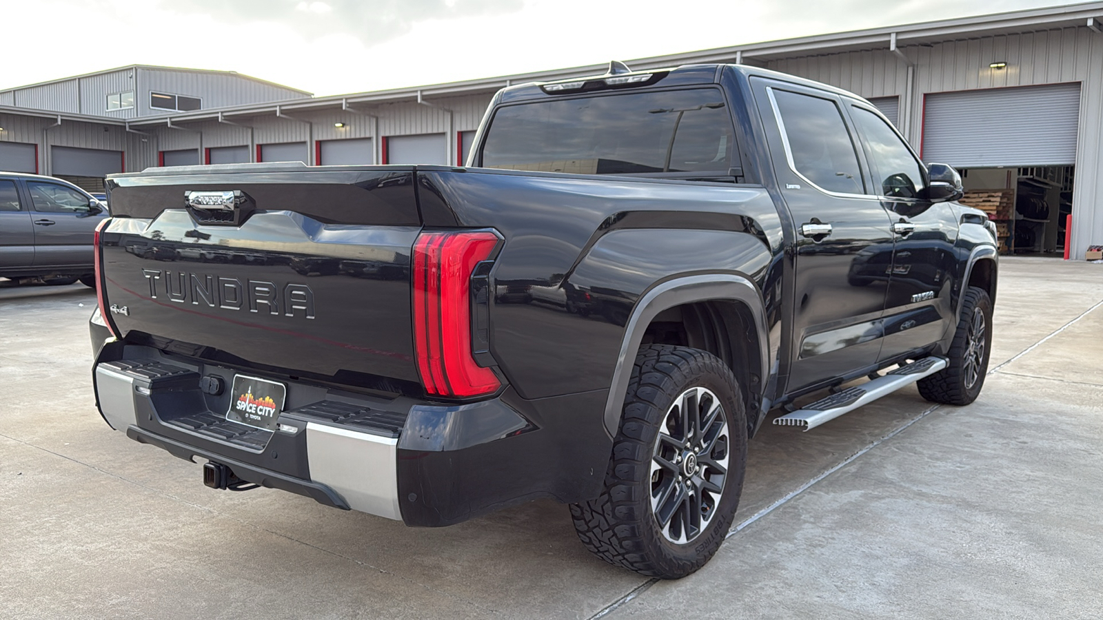 2023 Toyota Tundra Hybrid Limited 7