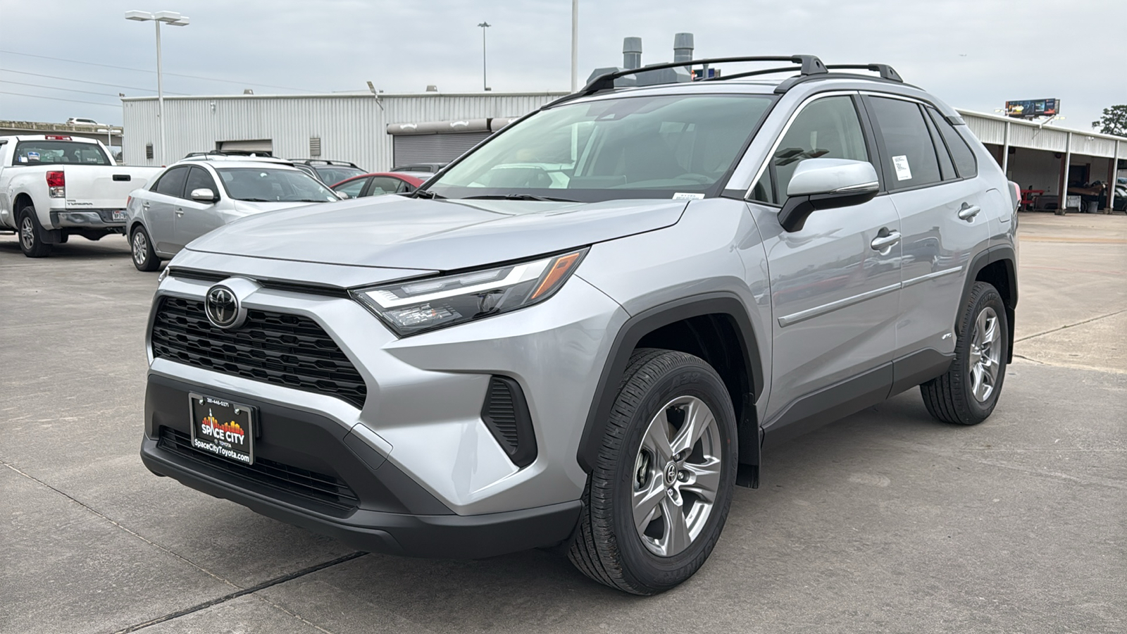 2025 Toyota RAV4 Hybrid XLE 5