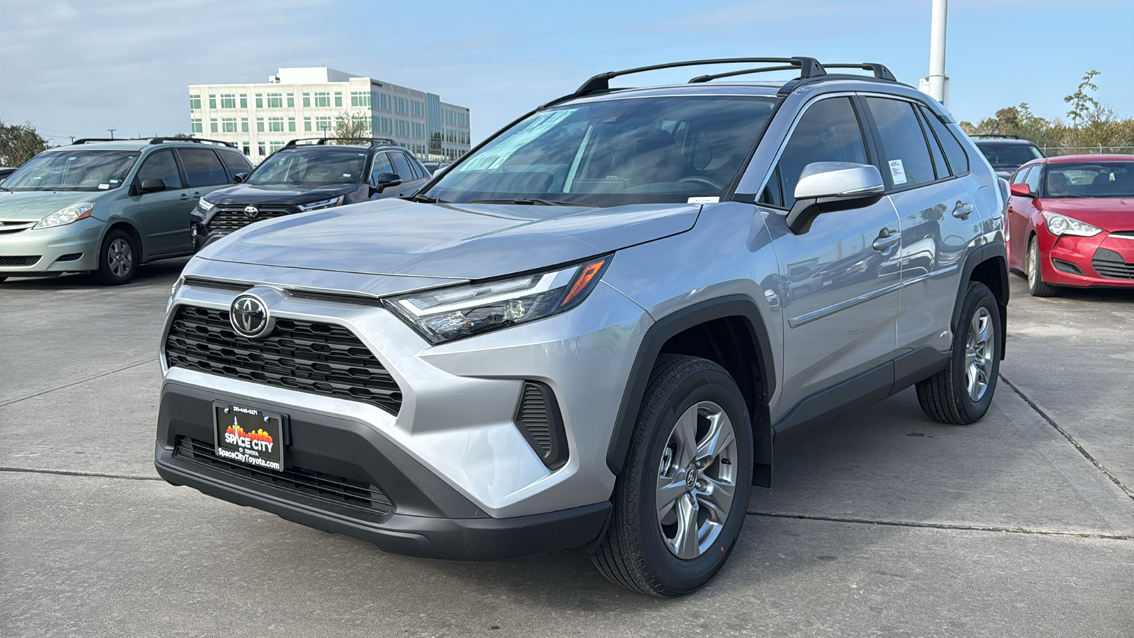 2025 Toyota RAV4 Hybrid XLE 4