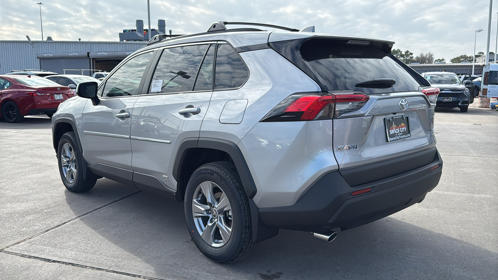 2025 Toyota RAV4 Hybrid XLE 6