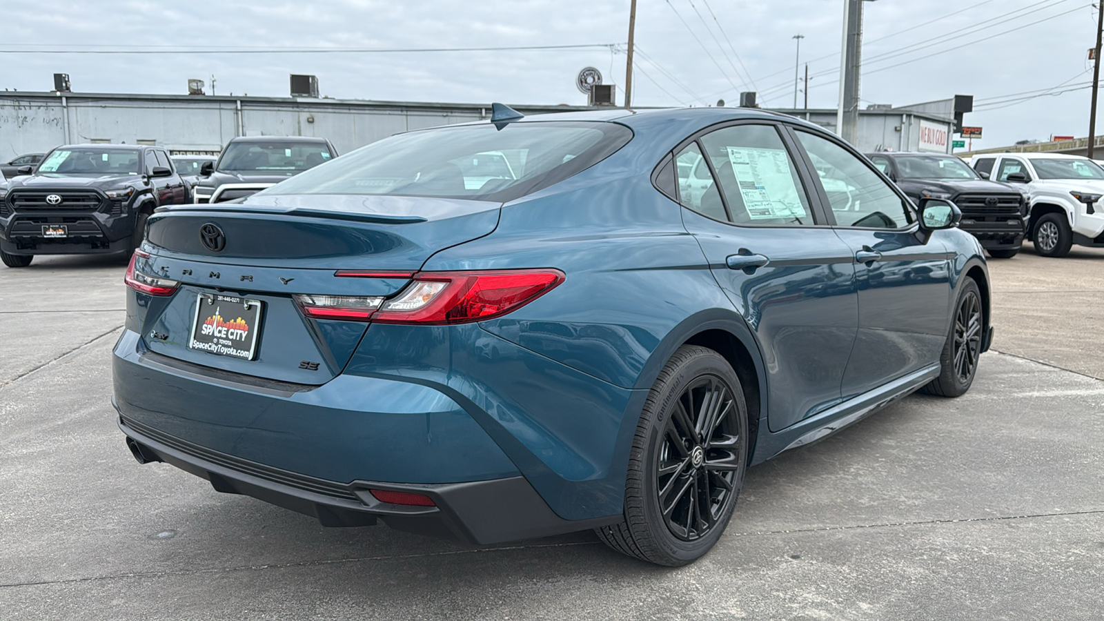 2025 Toyota Camry SE 8