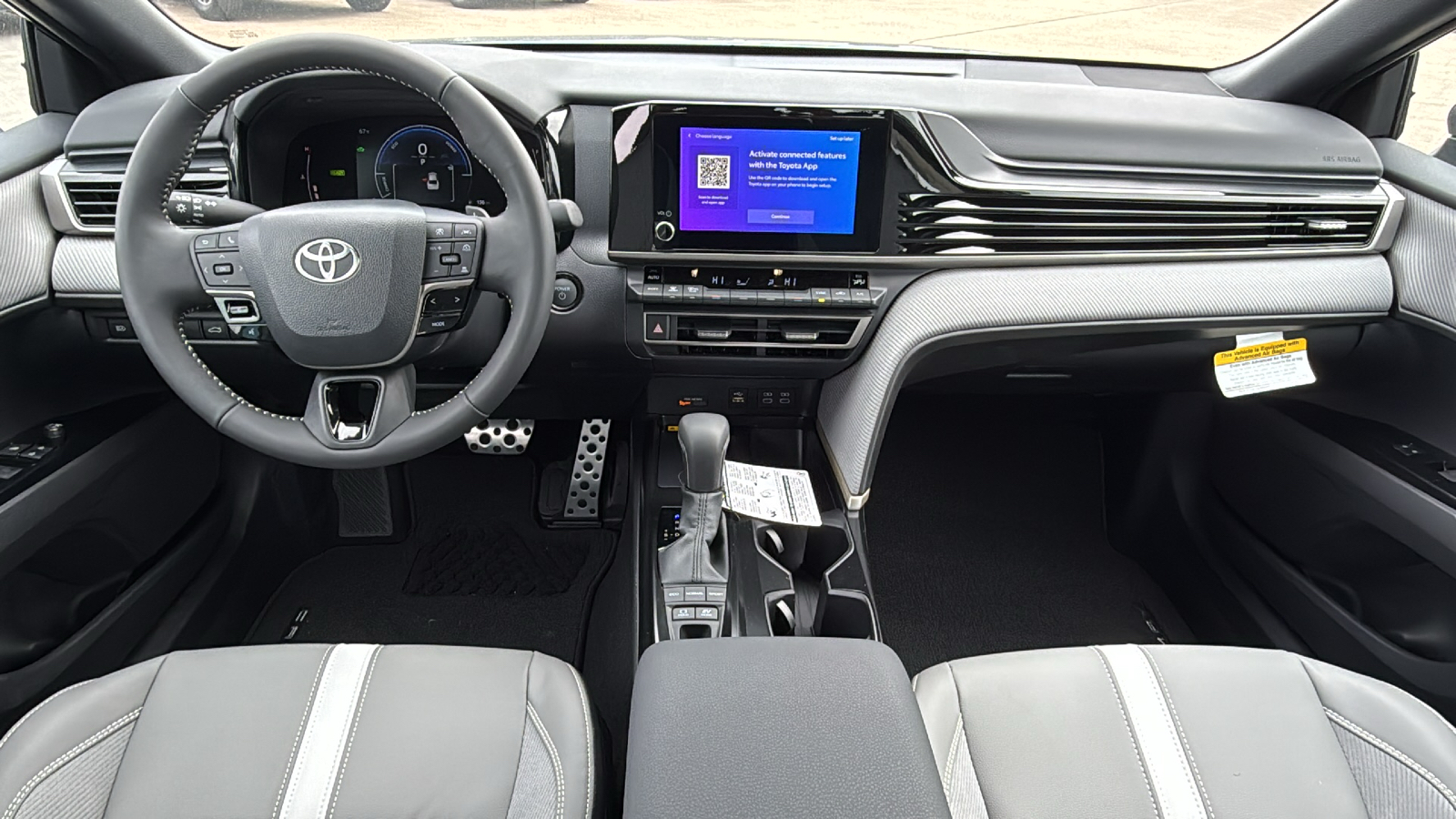 2025 Toyota Camry SE 19