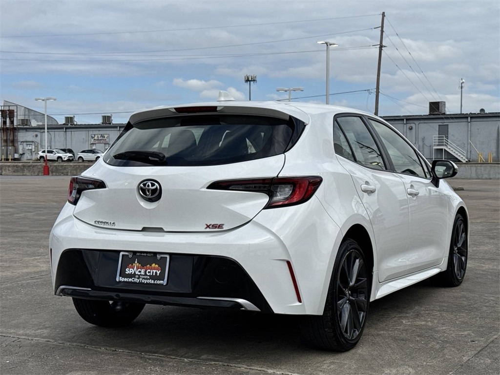 2023 Toyota Corolla Hatchback XSE 8