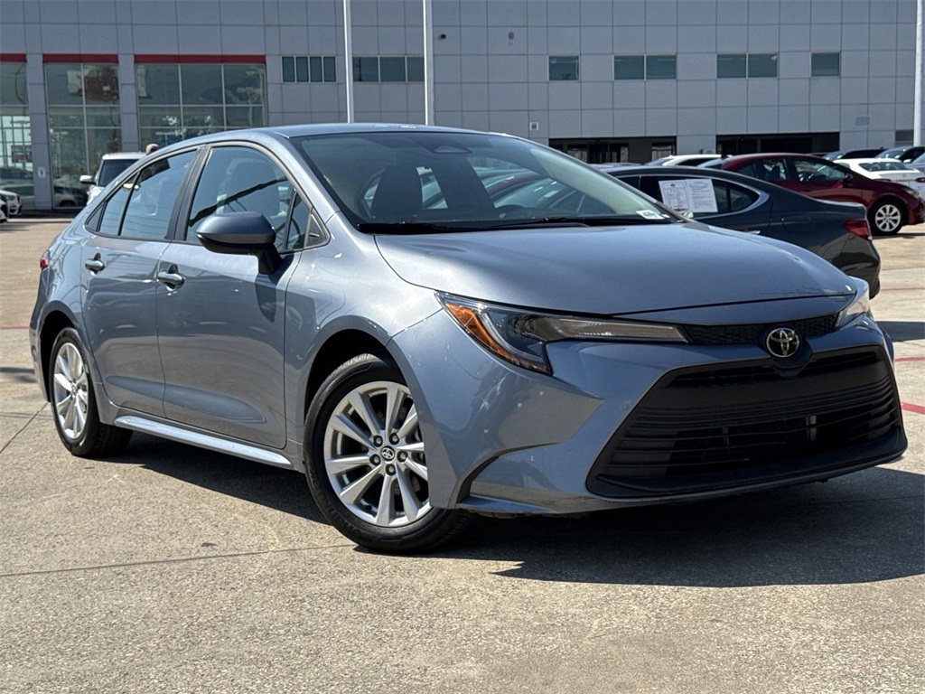 2024 Toyota Corolla LE 3