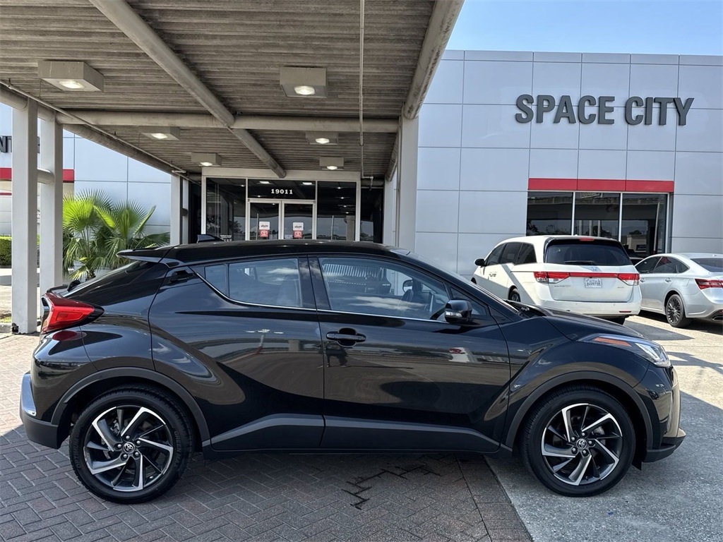 2022 Toyota C-HR Limited 13