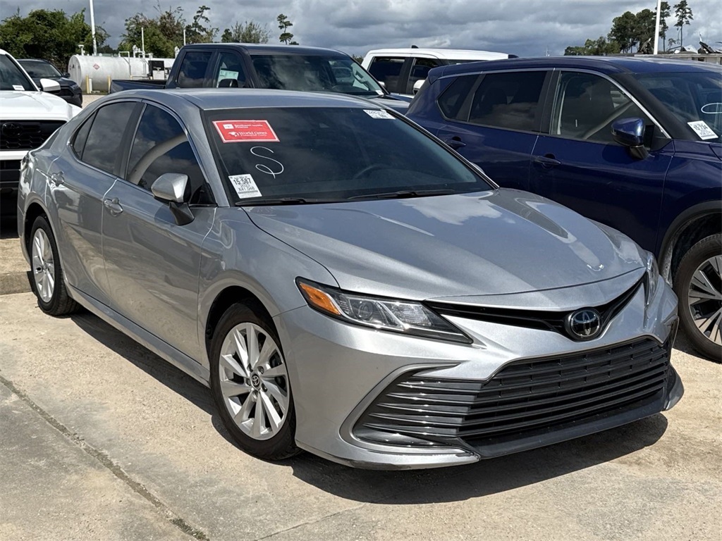 2023 Toyota Camry LE 2