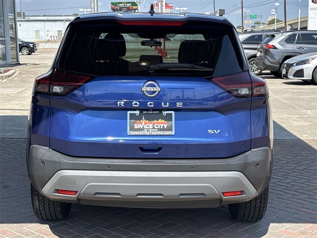 2022 Nissan Rogue SV 17