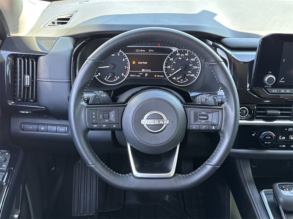 2022 Nissan Pathfinder SV 14