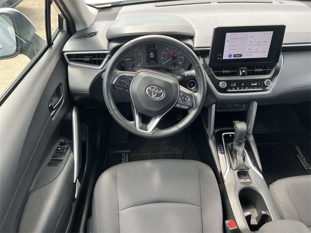 2023 Toyota Corolla Cross LE 22