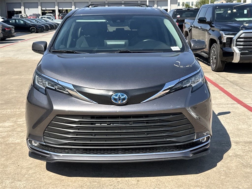 2022 Toyota Sienna XLE 5