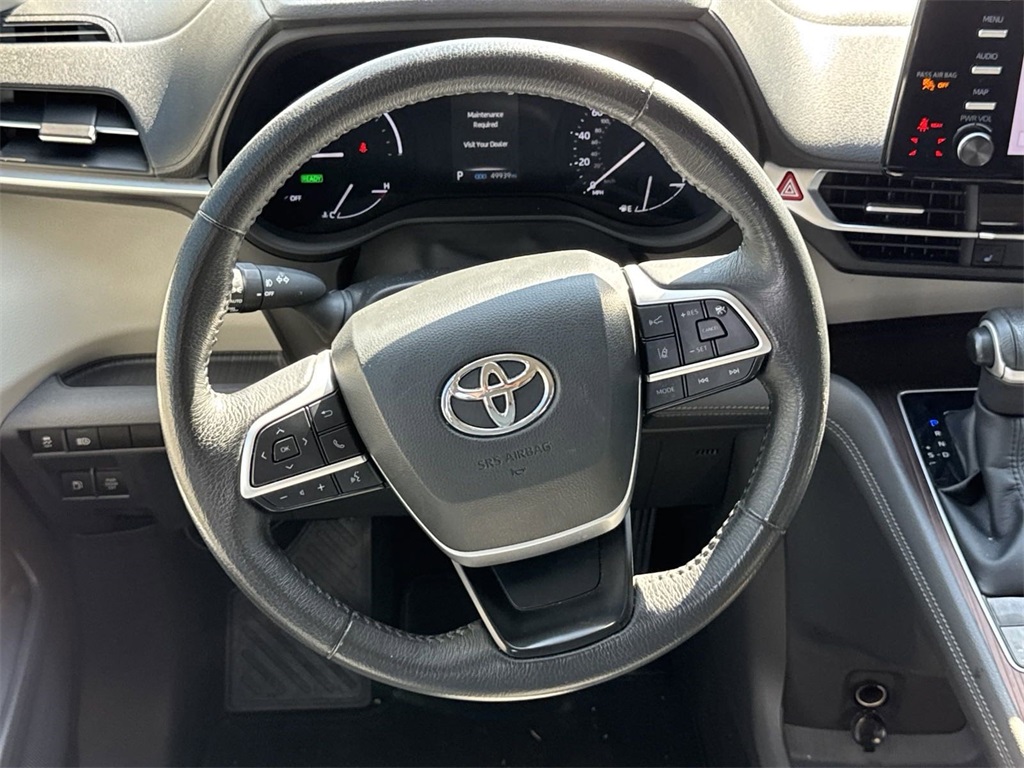 2022 Toyota Sienna XLE 20