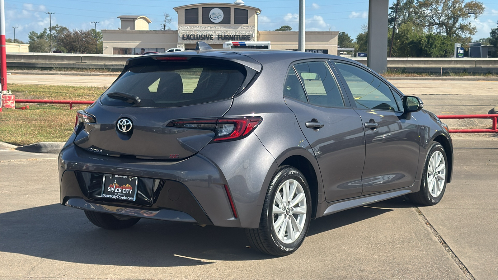 2023 Toyota Corolla Hatchback SE 4