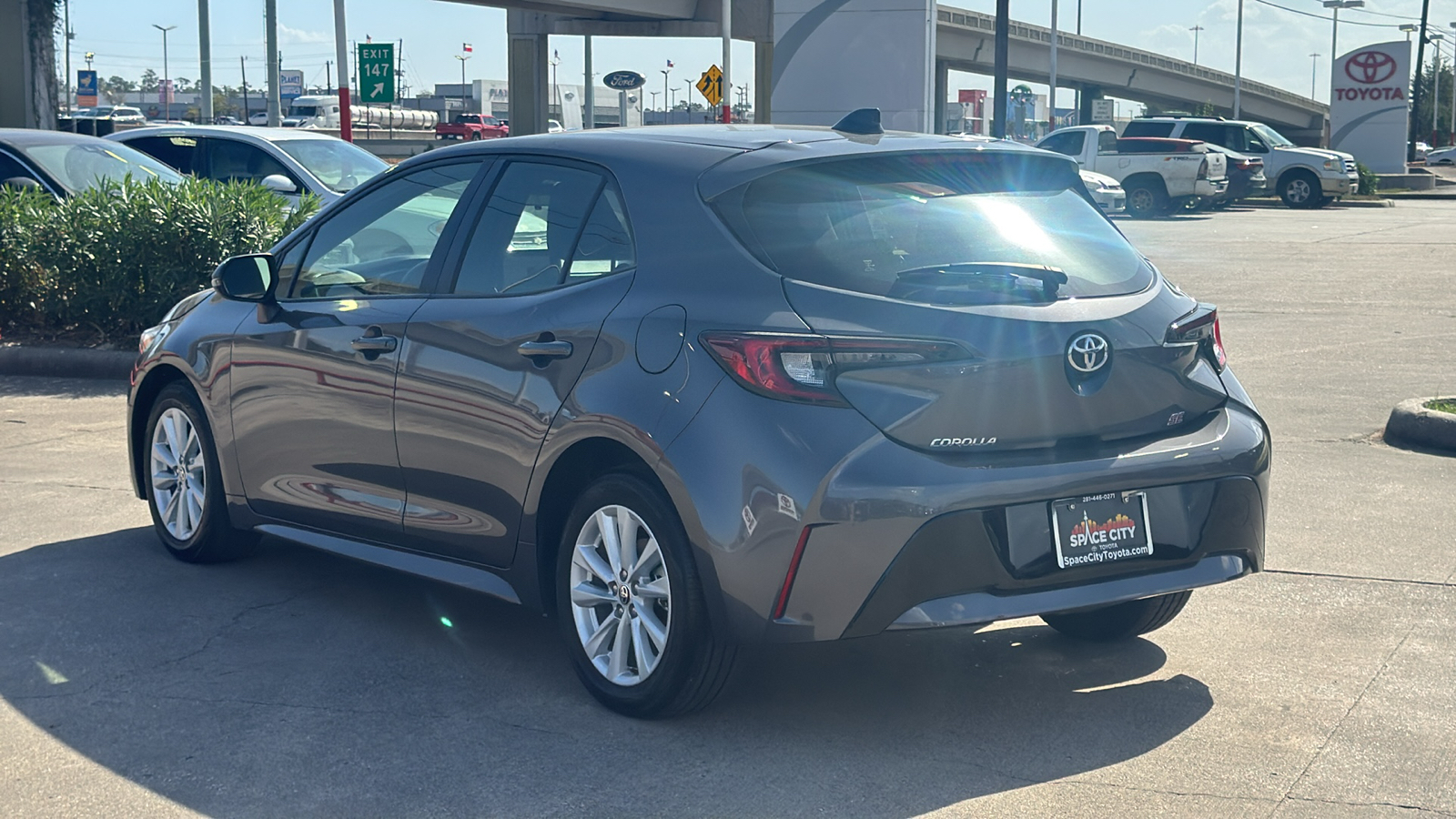 2023 Toyota Corolla Hatchback SE 6