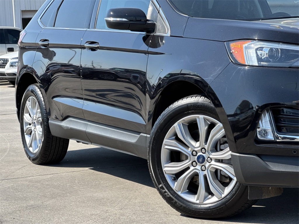 2022 Ford Edge Titanium 3