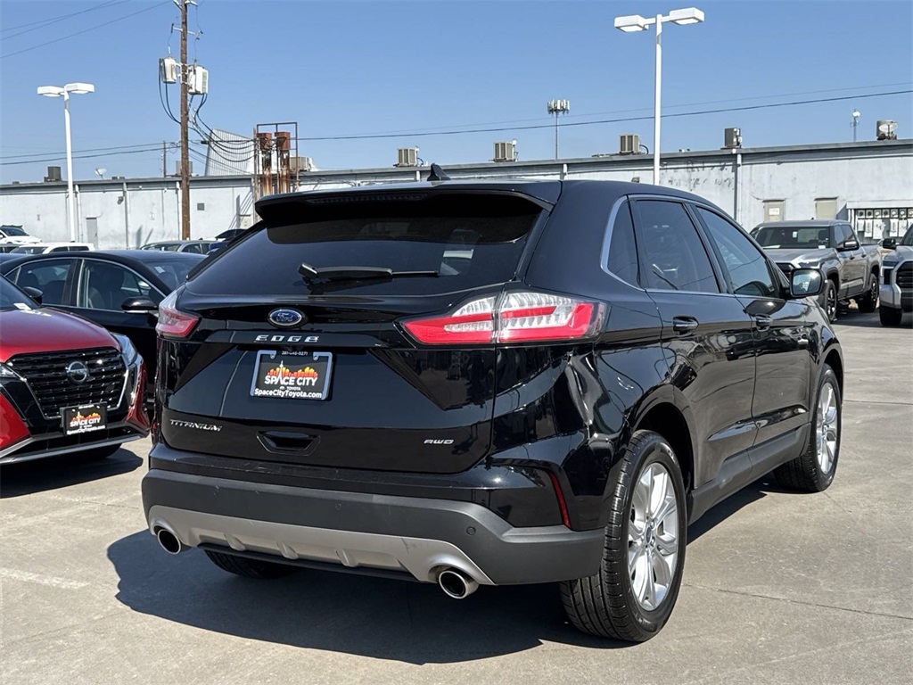 2022 Ford Edge Titanium 8