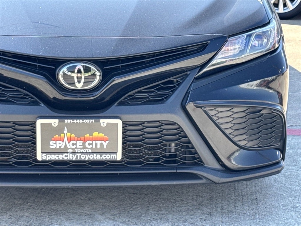 2022 Toyota Camry SE 9