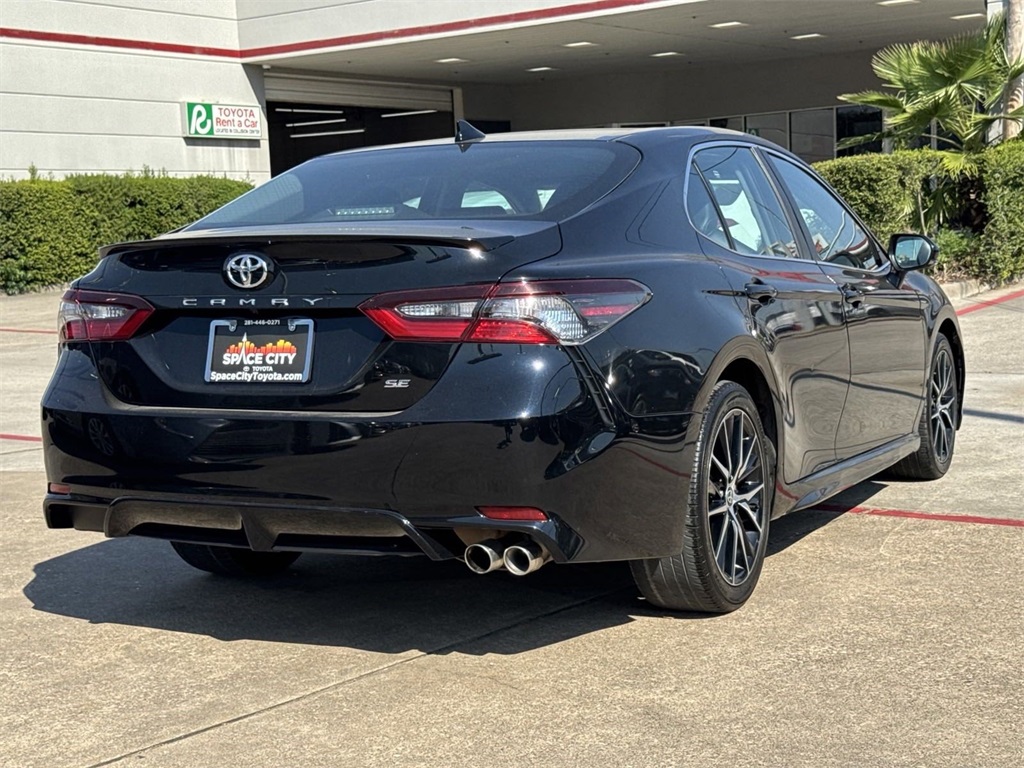 2022 Toyota Camry SE 15