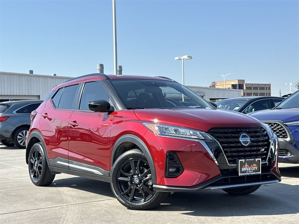 2021 Nissan Kicks SR 3