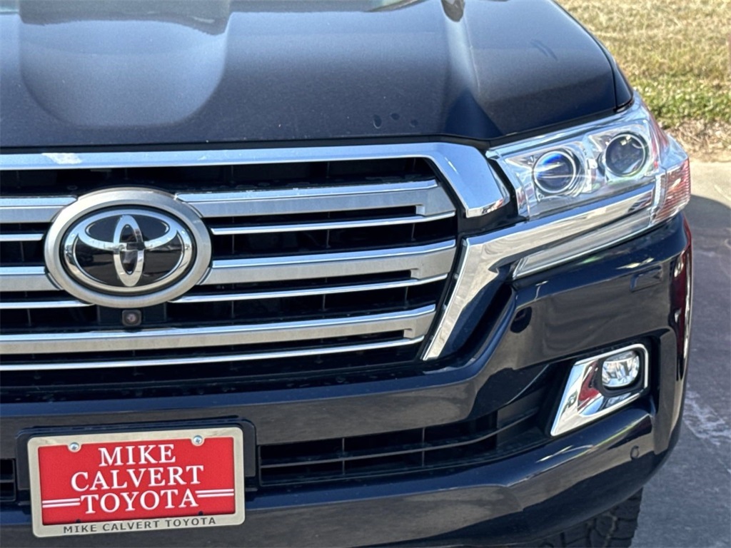 2020 Toyota Land Cruiser Base 10