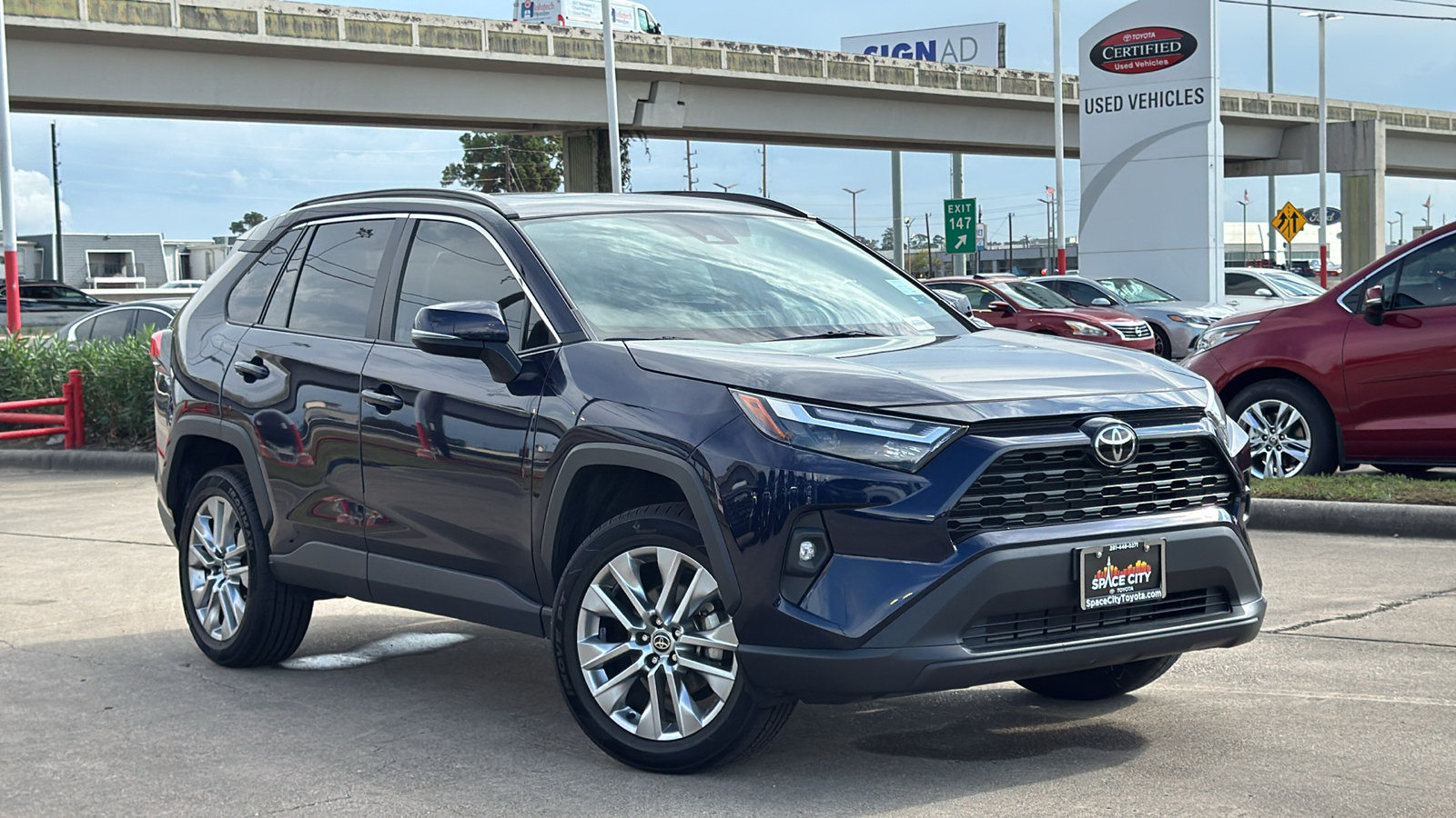 2023 Toyota RAV4 XLE Premium 2