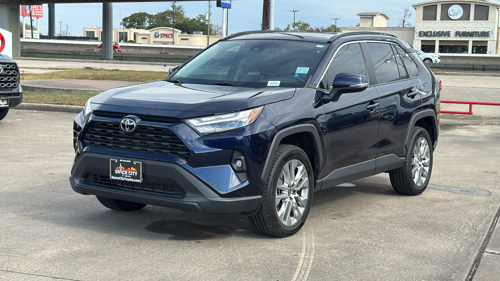 2023 Toyota RAV4 XLE Premium 8